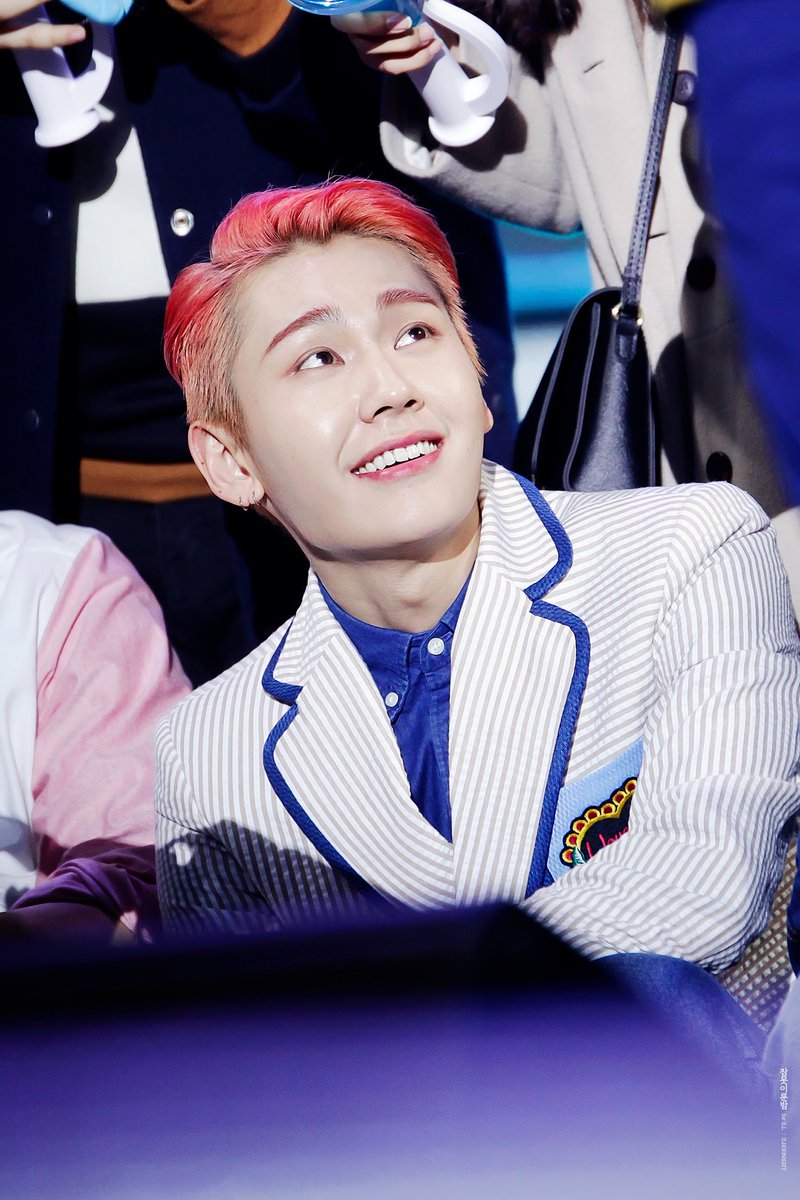 how to make your twitter pink; a thread.