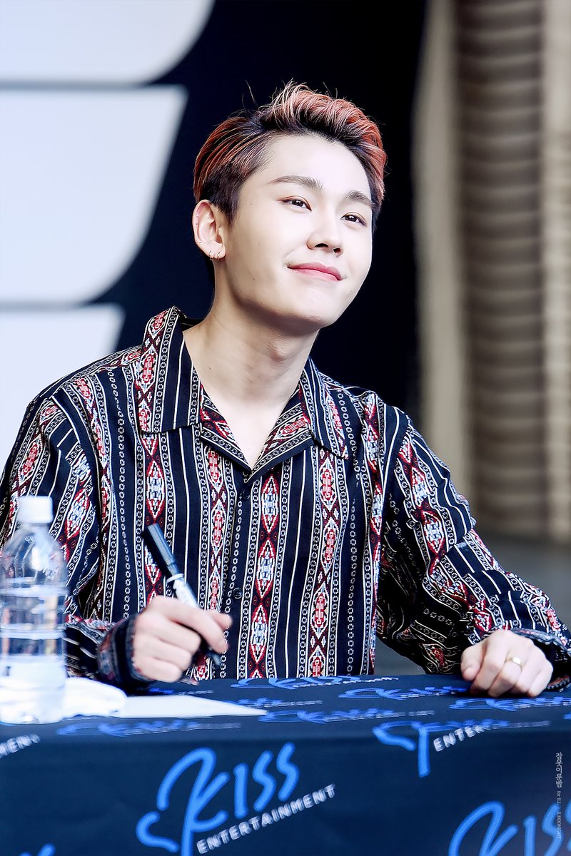 how to make your twitter pink; a thread.