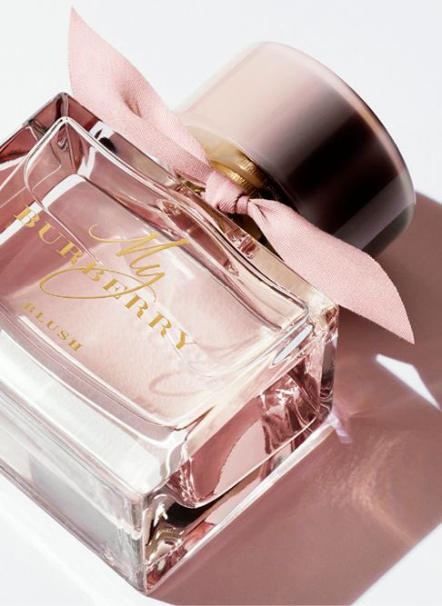 11. My Burberry Blush 100 ML EDP RM 350.Perfume ni hype dari tahun 2017 sebab ape? Senang. The nose behind this adalah Francis Kurkdjian. Superb smell, kalau pakai takut suami orang pon sangkut. Awas! Ketahanan: Harga: Sillage: 