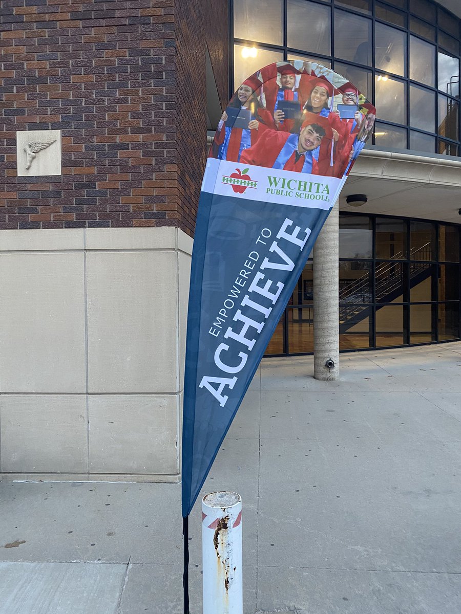Our <a href="/WichitaUSD259/">Wichita Public Schools</a> Elementary Principal Academy is ready to get our festive on! Thank you to <a href="/rogers_randall/">Randall Rogers</a> and <a href="/MrsBlueAce/">Sara Richardson</a> for sharing your campus with us today. And thank you to our elementary leaders! Simply the best!