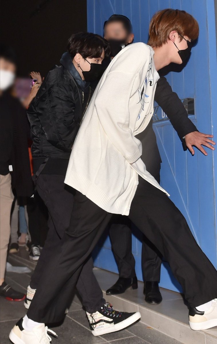 yoongi wearing Vans “the love pack”