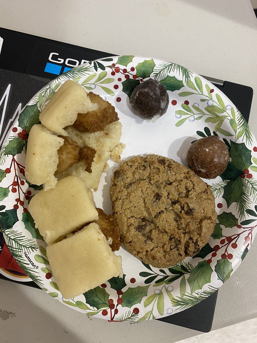 Coach Kos tweet media