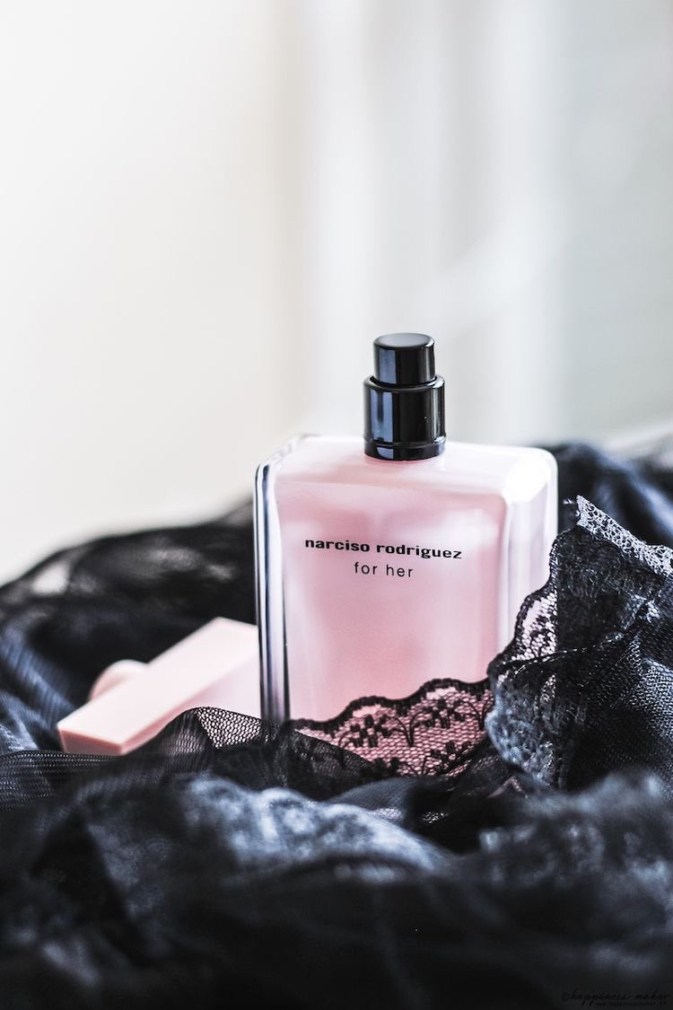 21. For Her Narcisso Rodriguez EDP 100 ML RM350.Perfume ni adalah paling disukai ramai pakai untuk reception. Hype dari tahun 2006 so kalau gf korang pakai perfume ni itu maksudnya korang dah kene get ready la sebab dia dah bagi hint hint gitu. Ketahanan: Harga: 