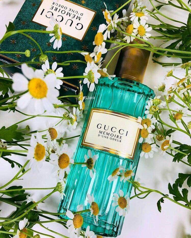 23. Memoire Gucci 100ML EDP RM450.Perfume ni dibuat untuk mengimbau kenangan lama bersama ex ex anda yang telah anda tinggalkan kerana perangai binatang mereka. Bila pakai anda yakin dengan keputusan yang anda buat. Kau meninggal sana please.Ketahanan: Harga: 