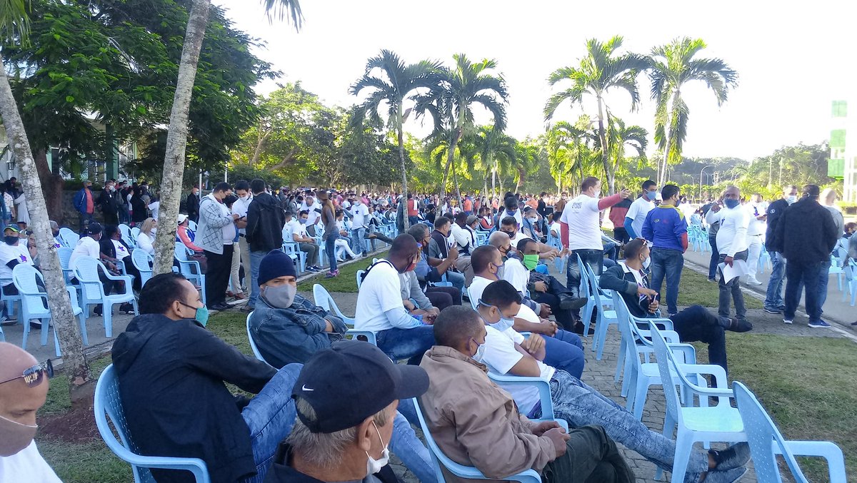 alicia_senra's tweet photo. ¡Lindo amanecer en nuestra bella @universidad_uci.!!! Todo listo para celebrar los 18 años de aquella memorable visita de nuestro Comandante #FidelPorSiempre #SomosContinuidad @DiazCanelB @WalterBG_uci @jsaborido50 @nataliauci16 @rislaidy @dellylien1 @pereiraraul59 @AliRubioGlez https://t.co/UF6qcAZ3nO