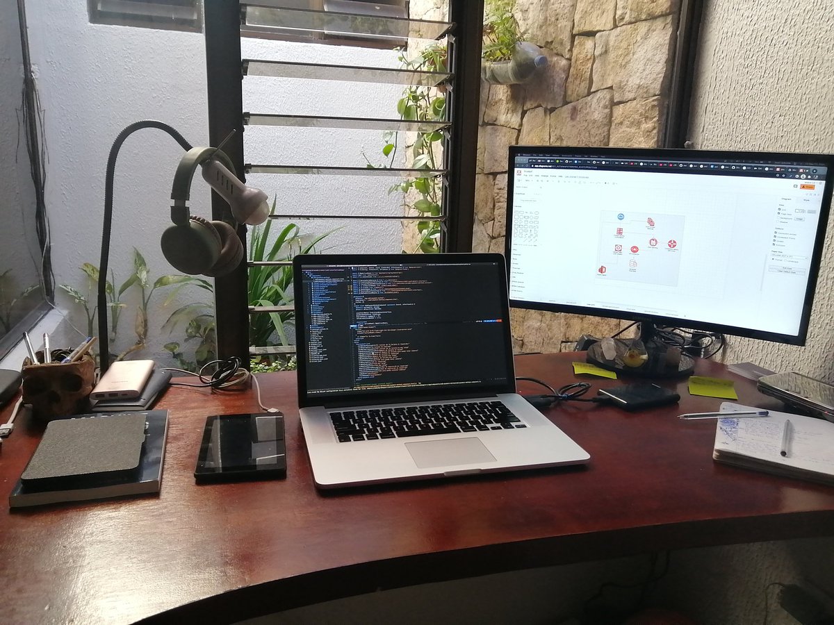 jledezmaCoder's tweet image. Segunda semana en la nueva oficina, necesito mas plantas para nuestro jardín interior.
.
.
.
#devlife #coderlifestyle #coding #developer