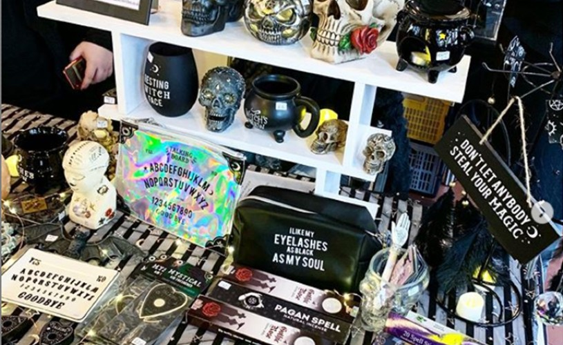 Today we've been revisiting our selection of 'Alternative independent traders and artists you can buy online from' <a href="/Haunt_Bristol/">Haunt Bristol</a> <a href="/VisitBristol/">Visit Bristol</a>. Some unique Xmas gift ideas! visitbristol.co.uk/blog/read/2020… Pic by Meisha Daniels <a href="/box_occult/">occult box</a>