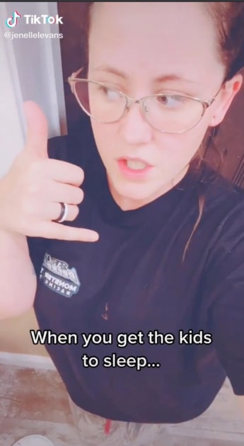 Jenelle Evans Gets Naked, Guzzles Beer, Gets Roasted on TikTok https://t.co/CJtjQY3m2k https://t.co/YeH5ZN0idl
