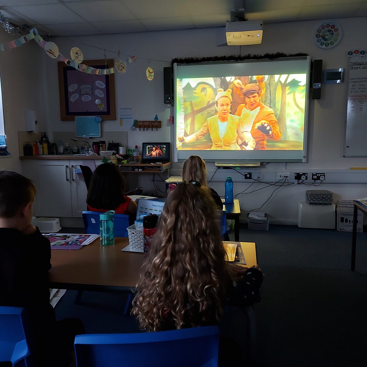 holycrossAS's tweet photo. Thank you so much to @TallStoriesLive and @thelowry for the amazing live show of the gruffalo! We loved it! #gruffstream @TheRealGruffalo https://t.co/IqVA3OTbFQ