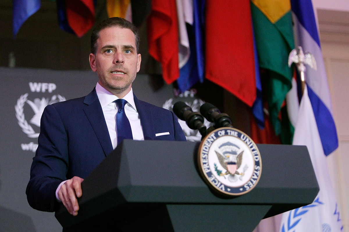 Liberal media's 'smear campaign' against The Post's Hunter Biden story trib.al/bRieDPe