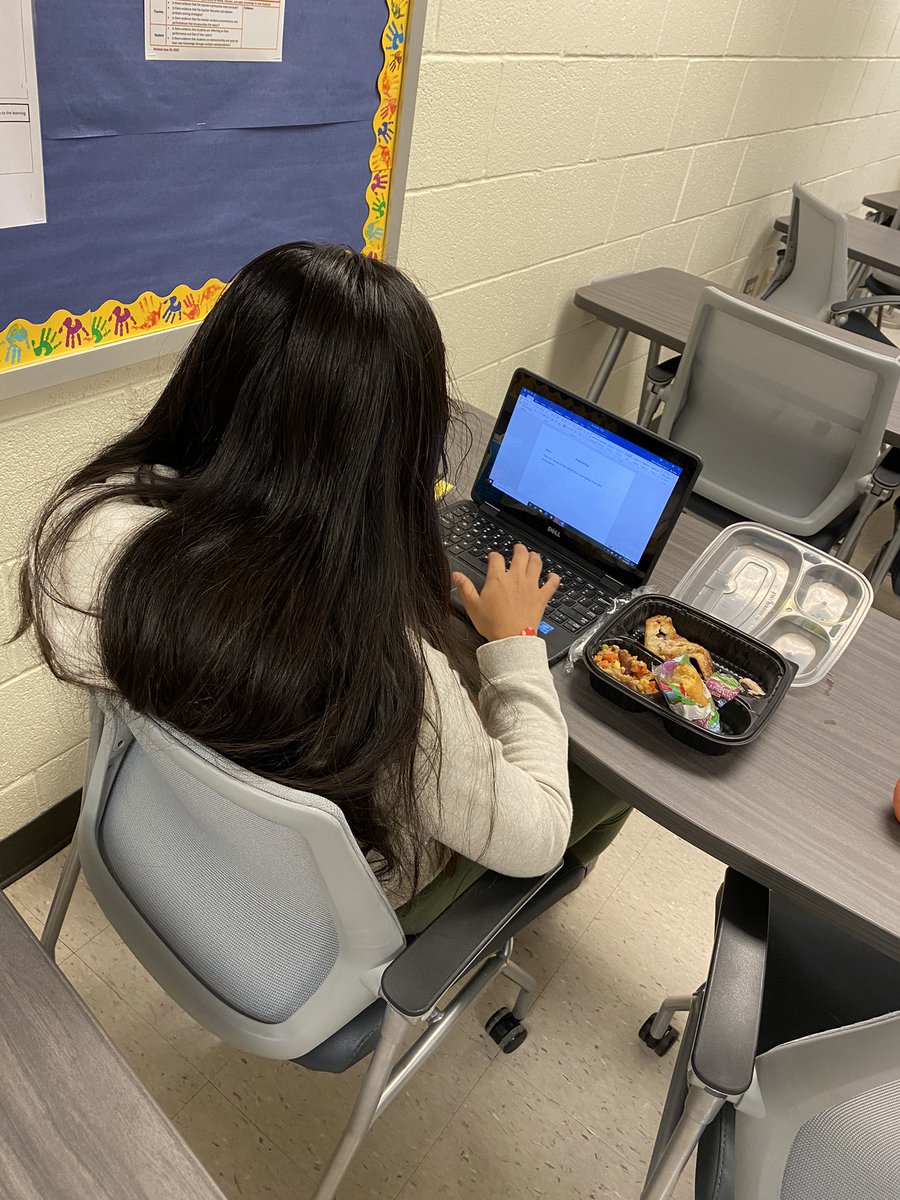 CounselingTrio's tweet photo. @HandMiddleSC Queen Hornets working on their STEMIFY competition ideas!
#hmsqueenhornets #handmiddleschool https://t.co/022PeNhpXY