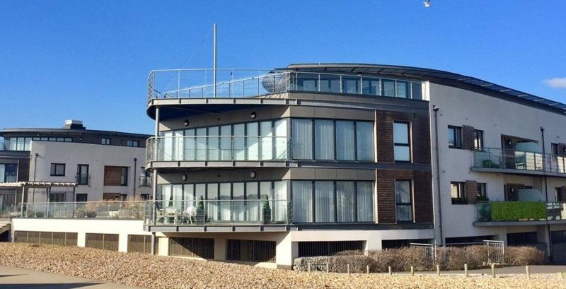 Shoosmiths's tweet image. Our experts Mark Shepherd, Emma Livesey, Georgia Rowe, Chloe Mackay &amp;amp; James Arnold worked with @MeridianCF to advise Chamonix Estates' shareholders to sell their residential management division to @FirstPortUK.   Congratulations to all involved: lnkd.in/gshSuZg #corporate