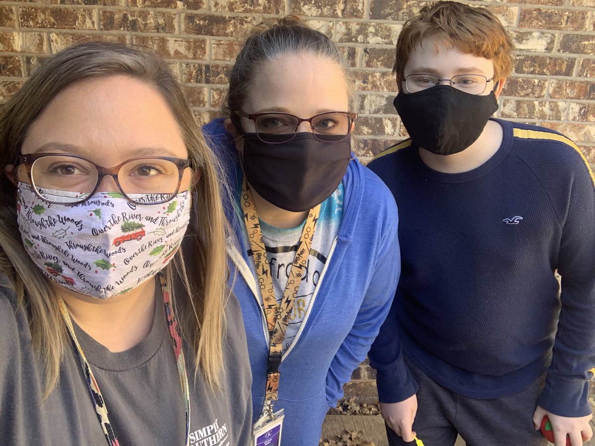 GCISD_BI's tweet photo. Best part of our job, every ounce we invest into students is π― worth it! We got the break away to bring one of our remote learners some pizza π #WeAreGCISD #BehaviorTeam #SpecialServices #WeInvestInOurStudents #GHS https://t.co/P3l9m15l0G