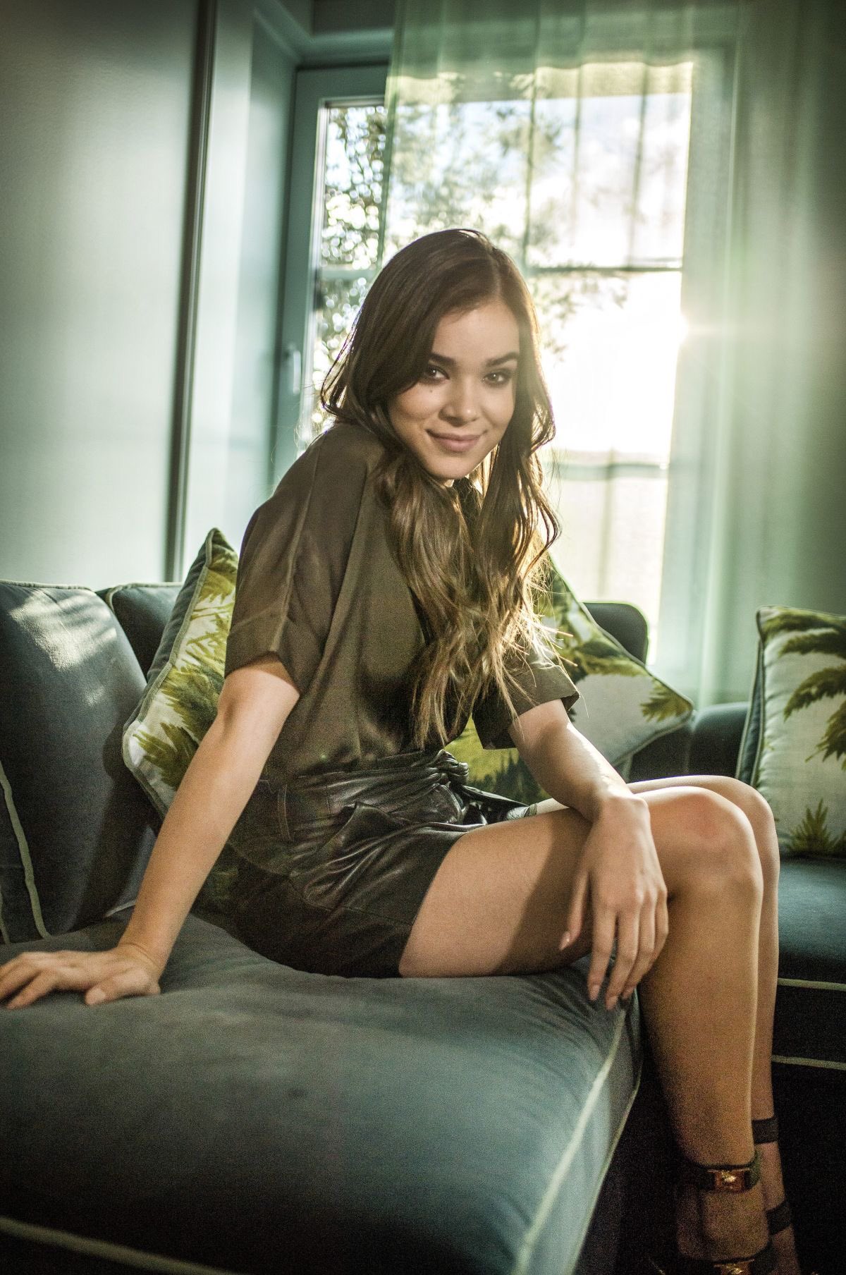 Happy Birthday to this gorgeous Princess, Hailee Steinfeld!! How to celebrate? 