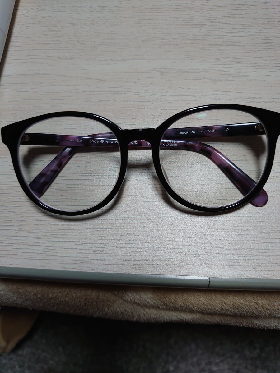 月本結衣 らんぶらー 突然ですが 眼鏡を晒してみる アイアムメガネ同盟会長 Vividmoonはいいぞ このブランドのメタル以外かけたことないくらい愛してる デザイナーは松雪泰子様 Vividmoon 眼鏡女子 眼鏡を晒す 眼鏡大好き T