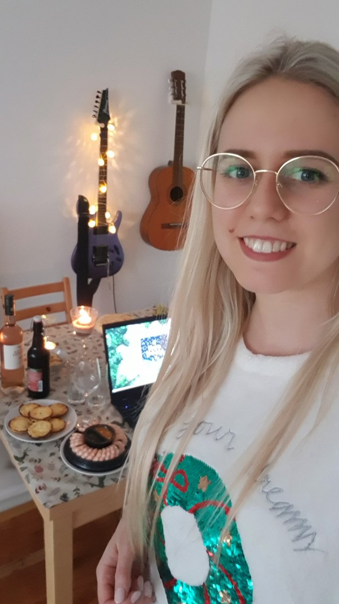 svitlana_de's tweet photo. Ready for online Christmas Party with @1xINTERNET ! 🥳😍

#1xINTERNET #1xKARÁCSONY #1xJÓL #1xCHRISTMAS #1xPARTY #Christmas2020 #MerryChristmas2020 #MerryChristmas #drupal #drupal2020 #teamwork #dreamteam #ChristmasComing https://t.co/ctMIoqSoqx