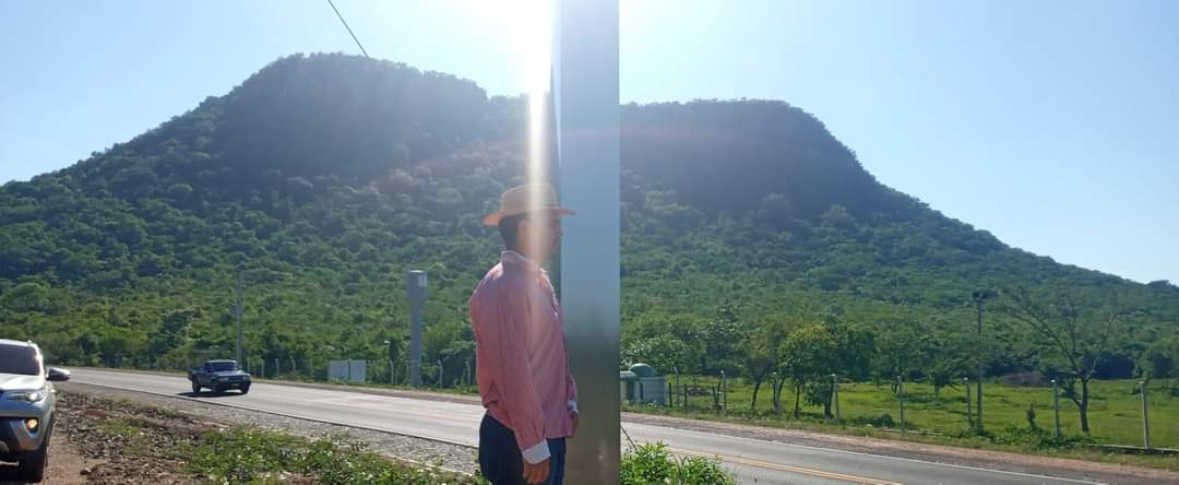 LaNacionPy's tweet photo. 🇵🇾 Paraguay no es la excepción, señores 🤯

🌍 Como ya ocurrió en varias partes del mundo, apareció un monolito de metal en la ciudad de Paraguarí. #LeéLN

Hay muchas versiones de su significado, ¿vos qué pensas al respecto? 🧐 https://t.co/lxSYcxXpPe