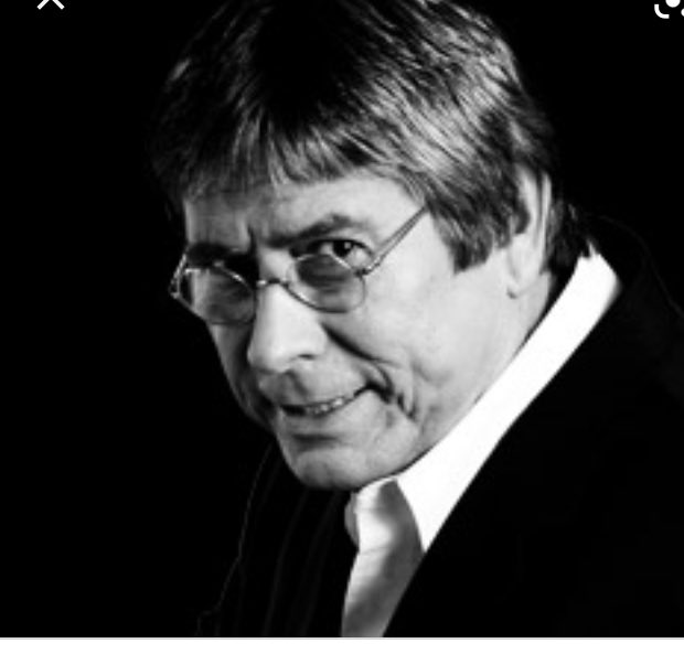 LaMega107's tweet photo. El día de hoy el Circuito Unión Radio está de luto tras el fallecimiento del reconocido locutor del @circuitoexitos 99.9FM, Carlos Eduardo Ball. Conocido como "Charlie Ball" fue una de las voces más emblemáticas de la radio venezolana.

¡Hasta siempre, Charlie! #QEPD 📻💔 https://t.co/vFB7CjIi1r