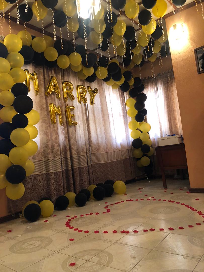 Callmeblezd's tweet photo. When a poets decides to propose... a YES happens #AMexperience https://t.co/5zwUlnFoad
