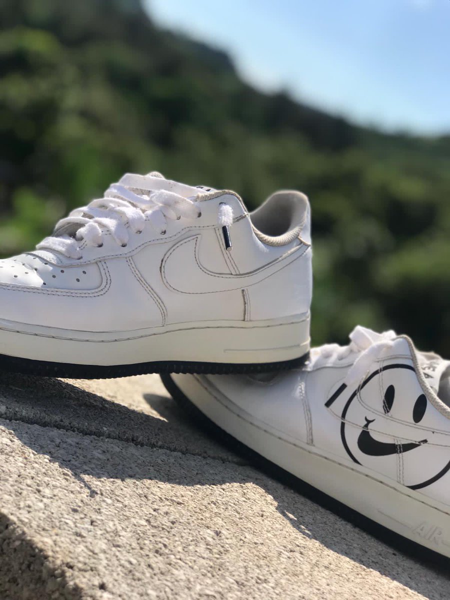a_gabriel27's tweet photo. Limpieza de tenis y yellowing a precios súper cómodos!! Quería hacer esto hace tiempo pero estaba comiendo mierda jajaja, RT Y LIKE!!!💙👟 https://t.co/B9gZ2O3jt6