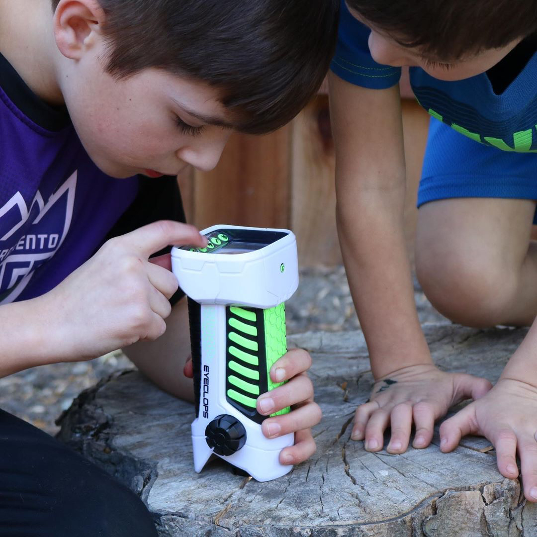 Round out this #holiday weekend with some family exploration! #EyeClops Digital Microscope & Camera makes discovery fun.π¬ https://t.co/IKwXKGXC8O #GiftIdea https://t.co/yrGGhkyp2o
