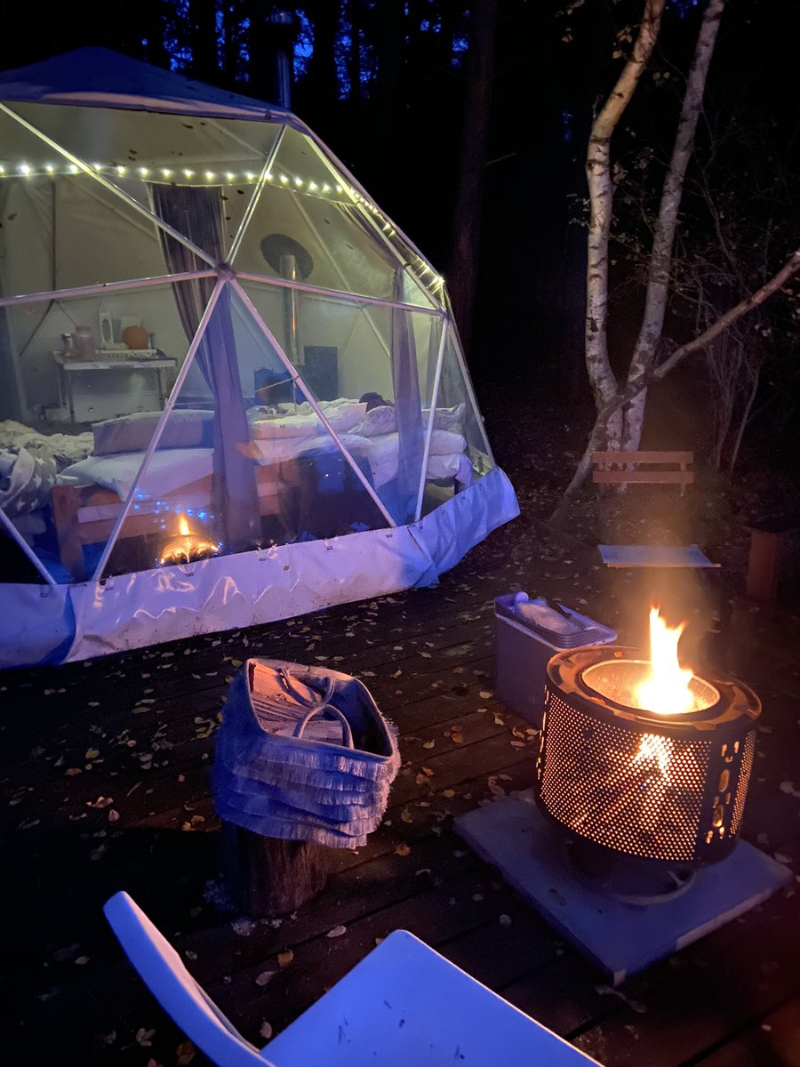 daniellemottram's tweet photo. really wishing I was back glamping in a fancy igloo with the gals 🔥 https://t.co/ug0kzFiUIt