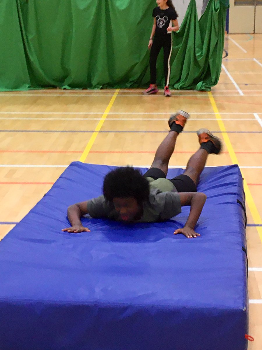 DCPSBoarding's tweet image. A fun Exeat weekend in school for 5 of our overseas boarders. 🍕🍦🕺 #nevertoocoldforicecream