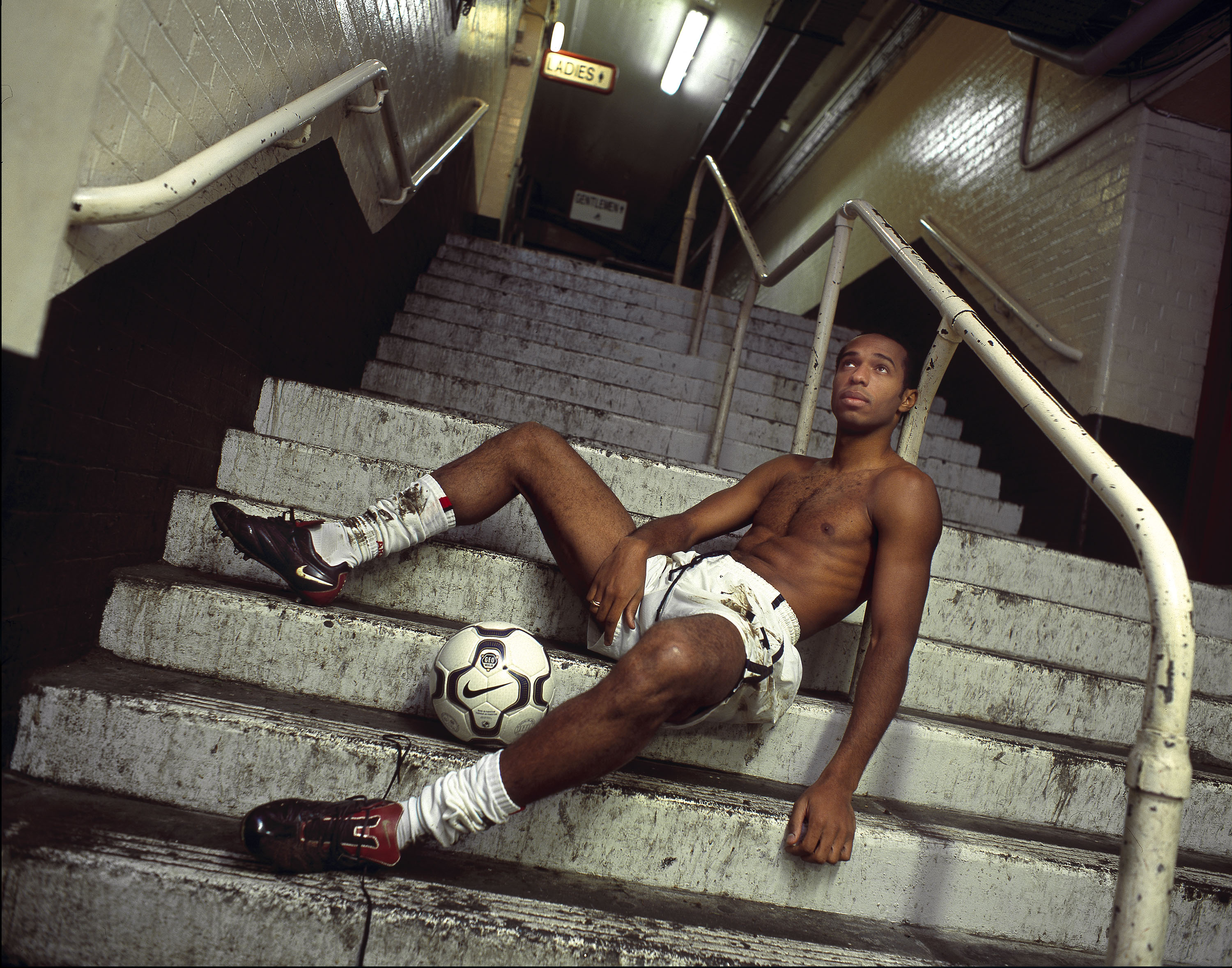 Throwback Arsenal on X: "Thierry Henry posing on the stairs of Highbury for  L'Equipe magazine. [Gérard Rancinan, 2001] https://t.co/NiILhCco5C" / X