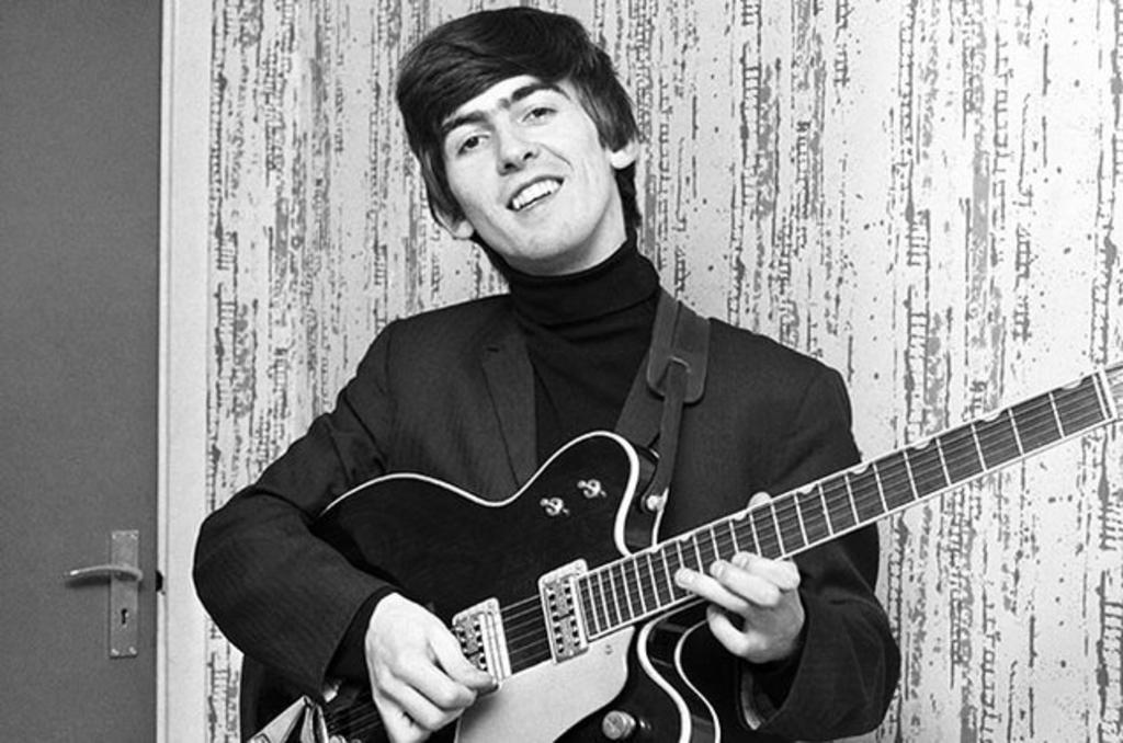 Un día como hoy de 2001 falleció a los 59 años el gran George Harrison, recordado por su participación en The Beatles y su carrera solista. ¿Cuál es tu canción favorita del músico?
https://t.co/Gw8WygvDZb
#GeorgeHarrison
#20AñosRockaxis https://t.co/QYVkpxglHd