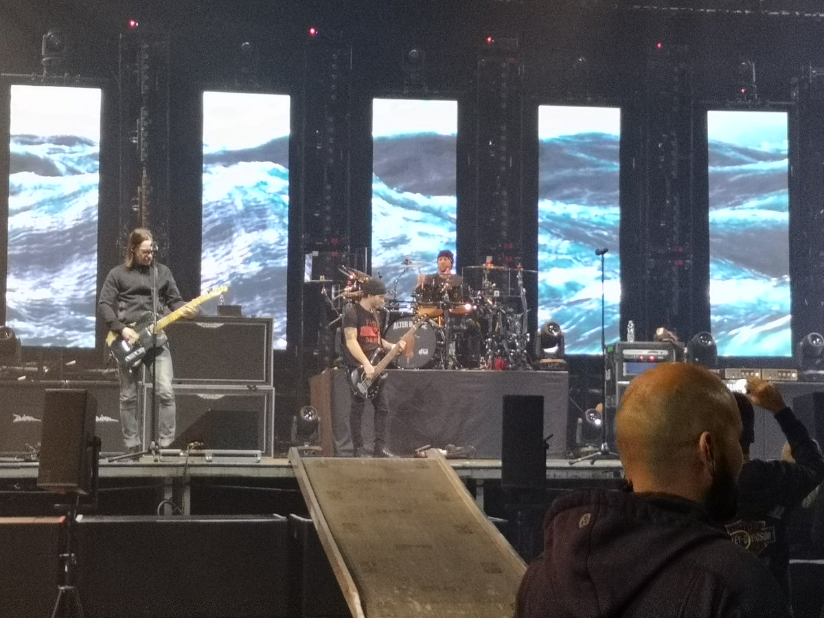MartiCsenar's tweet photo. @alterbridge Walk The Sky Tour, Vienna, Gasometer, 29.11.2019. Just one year ago😉it was a special good time🤘🙏😍 https://t.co/2Iad5aENdL