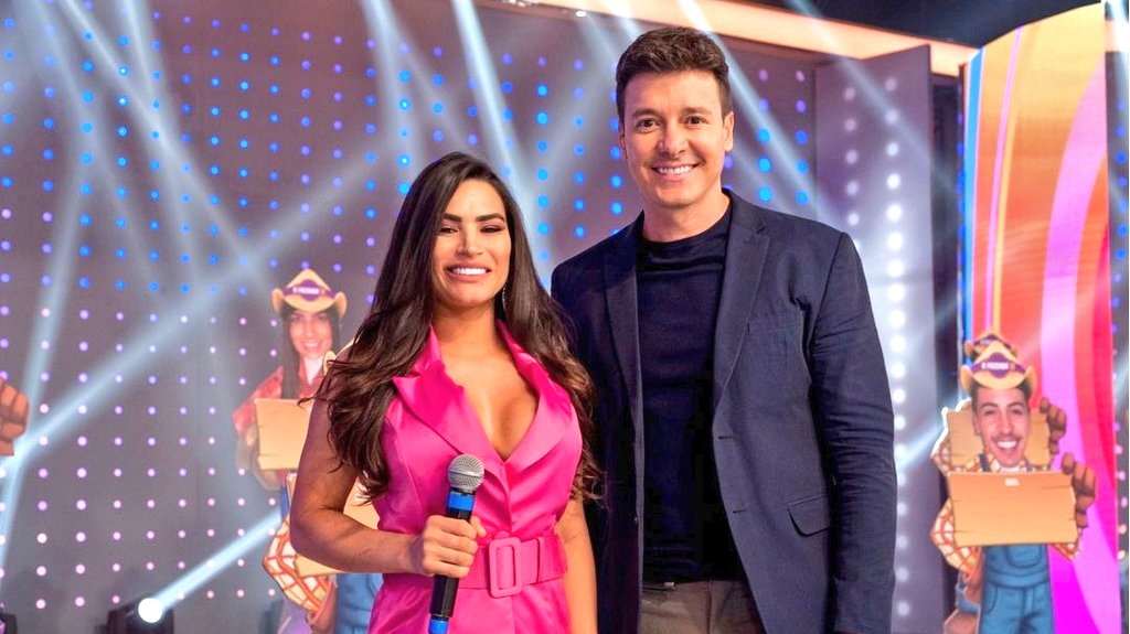 cancerigata's tweet photo. último dia que vamos da audiência a essa emissora 🙌🏼 

HORA DA RAISSA 
RAISSA NO FARO
SEM RAISSA SEM AUDIÊNCIA https://t.co/ecdBH59nDC