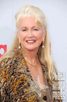 Happy Birthday Wishes to this Screen Legend the lovely Diane Ladd!             
