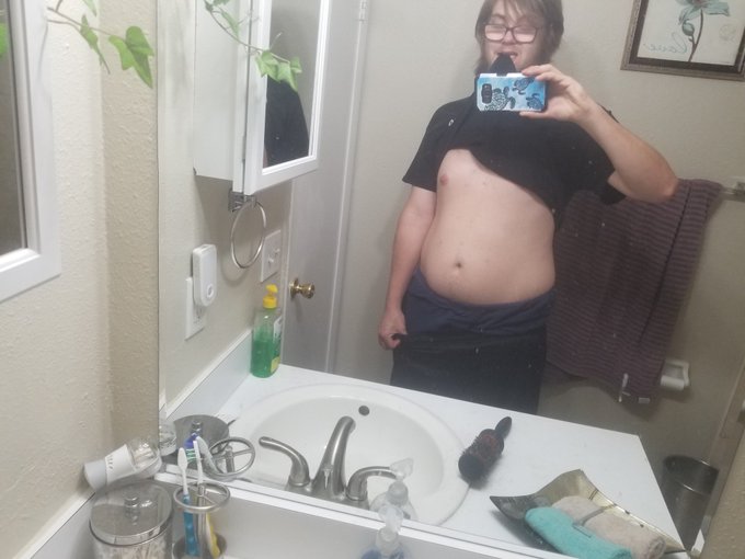 Just a photo I decided to take last night. #tease #belly #chaturbate #pornhub #porn #horny  #nerdy https://t