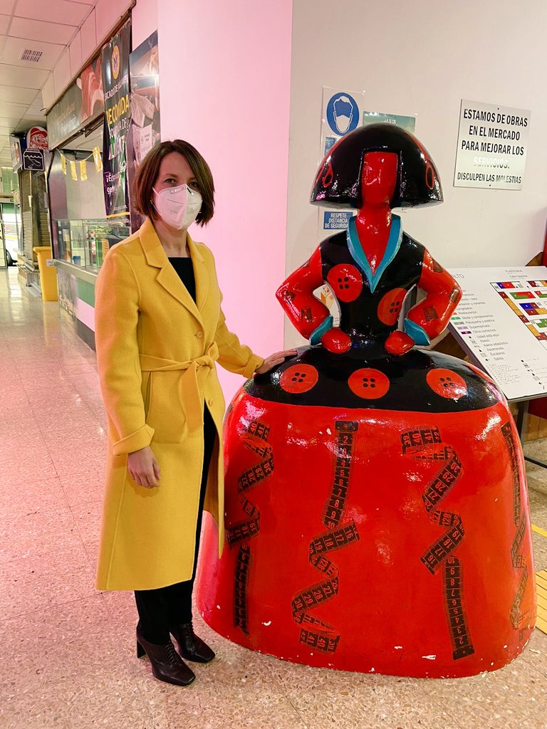 Las Meninas creadas por referentes contemporáneos nos acompañan hasta el 15 de diciembre.

En el Mercado de #Villaverde podéis ver MENINA A MEDIDA
Y en el Mercado de #VillaDeVallecas os espera MENINA GOLD MIRROR

Estas figuras apoyan al comercio local y apoyan su labor 🛍👟🥕🥩