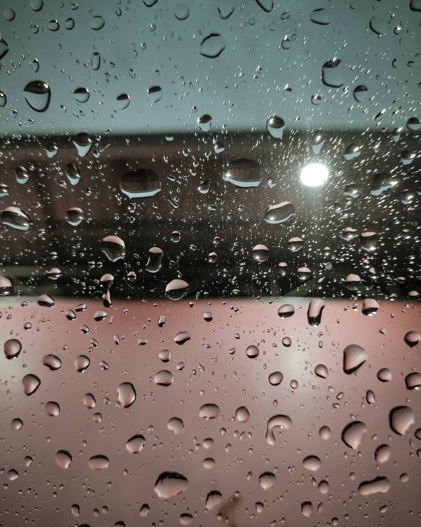 abimardhy's tweet photo. Random almost midnight post
.
.
.
.
#photography #nature #redmi #blessed #droplets #photocinematica #microblog #love #water #shotonphone #cineandcolor #aesthetic #lightroom #lightleaks #playwithshadow #scene #waterdroplets #streetleaks #photojournalism #โฆ https://t.co/aPsTIEsrJY https://t.co/0YmoS4RDy8