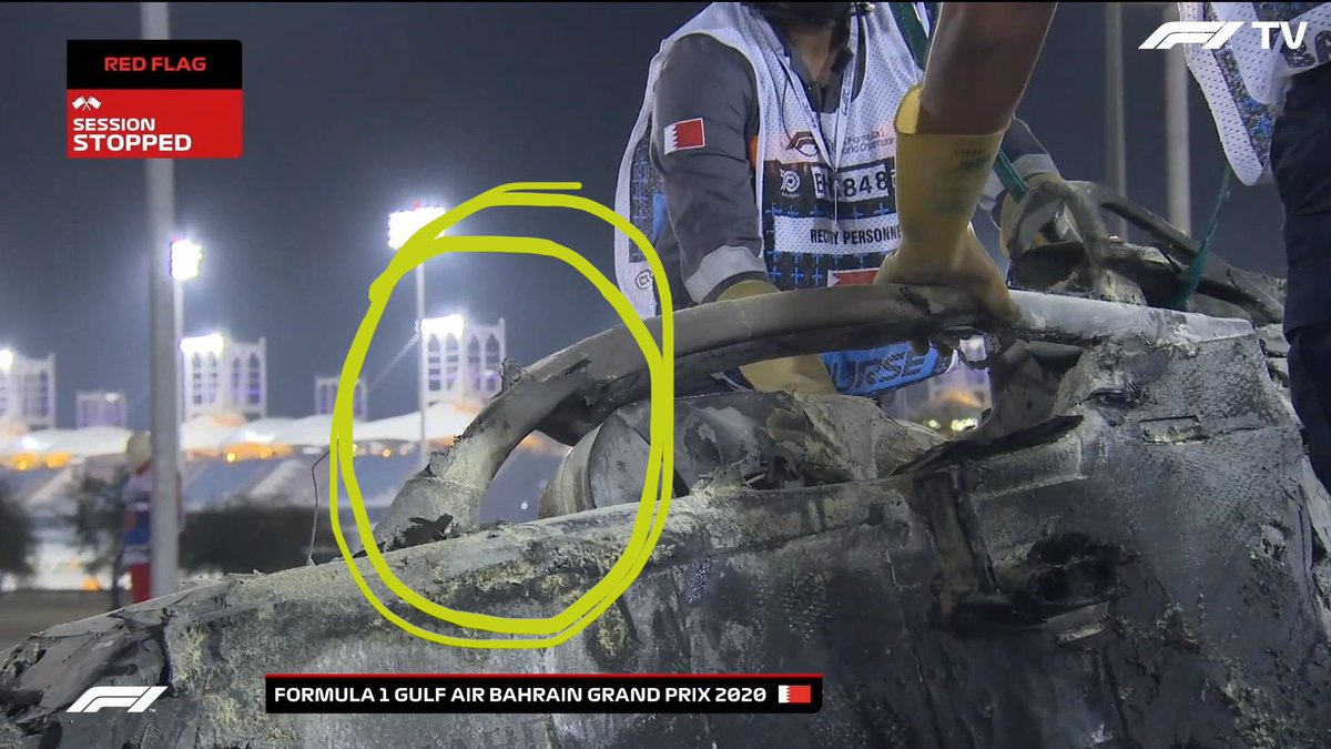 VieneTeoria's tweet image. La tecnología salva vidas.

El Halo de titanio fue introducido a la F1 en el 2018 y ahora le ha salvado la vida a Romain Grosjean.

También el traje, hecho de Nomex, aguanta 800°C durante 11 seg. Aunque en este caso Grosjean duró 27 seg. para salir.