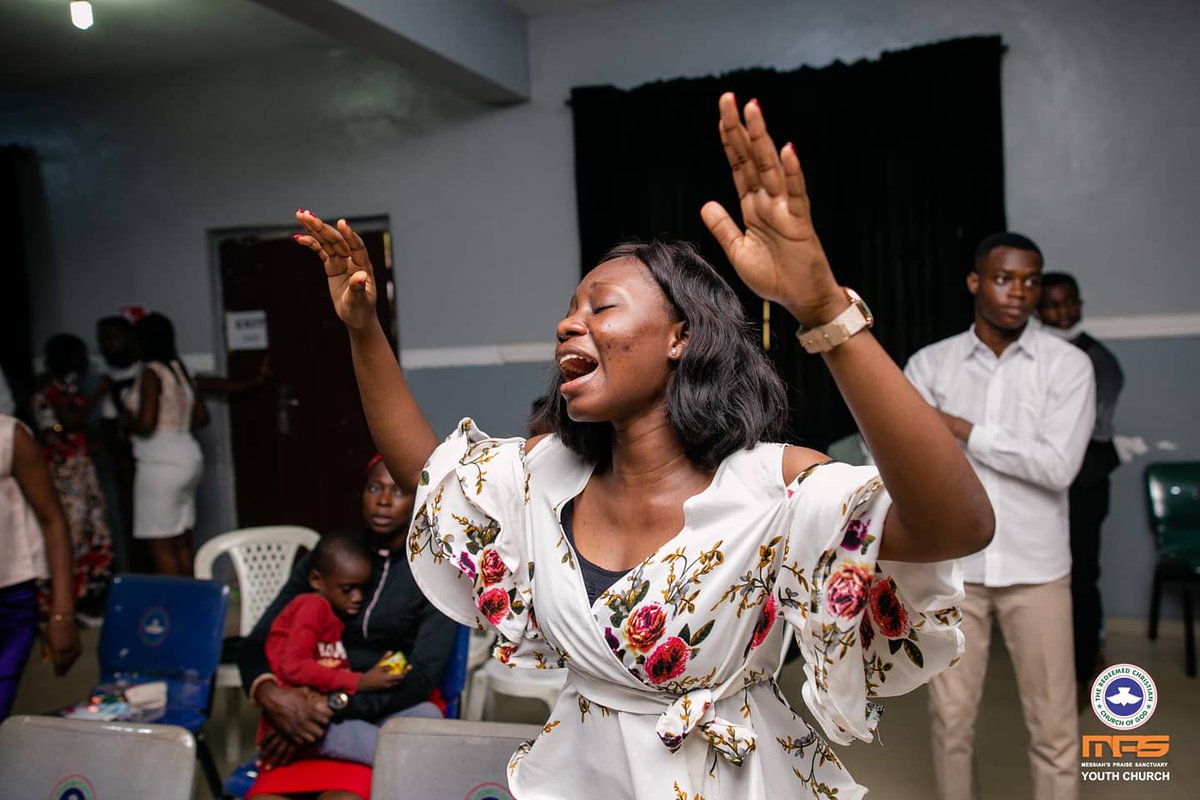 rccgmps's tweet photo. We had a "Wow" time with God today. The 3 Hours Marathon Praise launched us into an atmosphere of miracles that we will never recover from.
Here are some images from today's service.

#rccgmps #sundayservice #praise #worship #miracles #blessings #Christ #greatoverflow #3hrsmmp https://t.co/pyGIhMR9ry