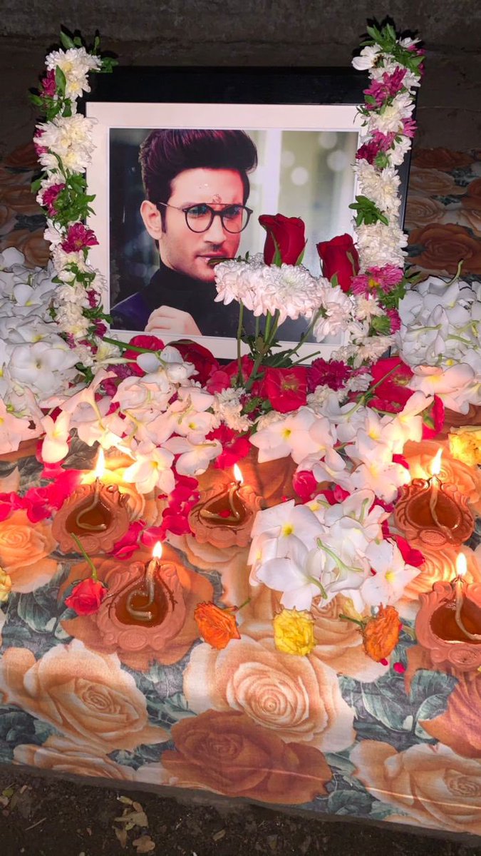 rupali2312's tweet photo. Such beautiful Pictures of Hyderabad Candle March today ! 🤗😍

Thank you to the one who have clicked these and shared 🙏

Thank you Hyderabad ! ❤️

#HyderabadRoars4SSR 

@mayureshkrishna @shwetasinghkirt @vikirti @divinemitz @ashutoshjourno @iRaviTiwari @_PreetiPandey @pradip103 https://t.co/gubYV6cOEq