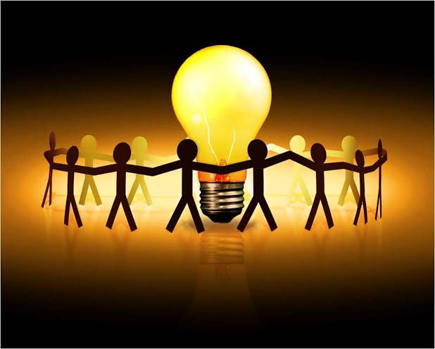 O papel de um líder não é ter grandes ideias, mas criar um ambiente  no qual as grandes ideias possam surgir.