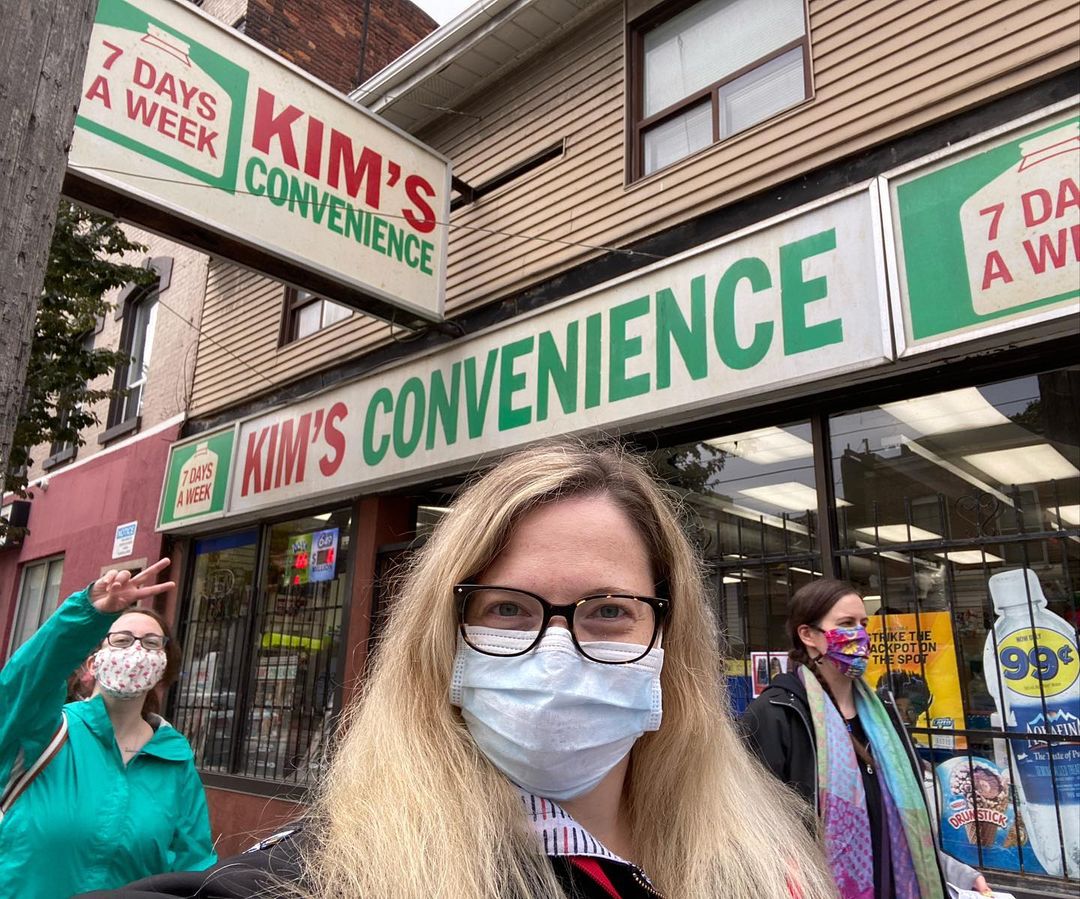 KimsConvenience's tweet image. If you visit the store, please be safe 💚 #MasksOn #OkSeeYou
