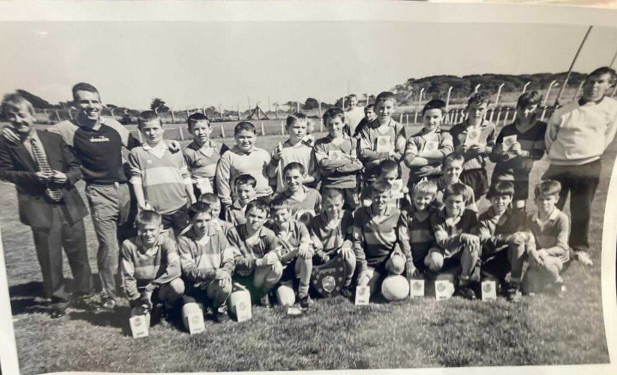 bryansfordgaa's tweet photo. Ford memories time again 🙃
This time it's a minor team. 🤟
Can you name the year? 🗓
Get tagging lads 🚹
Photo credit goes till the salon coach ✂
#Fordretro 💚
#Fordmemories💛
#inittowinit 💚
@DownGAAMemories https://t.co/lyJ95yo32X