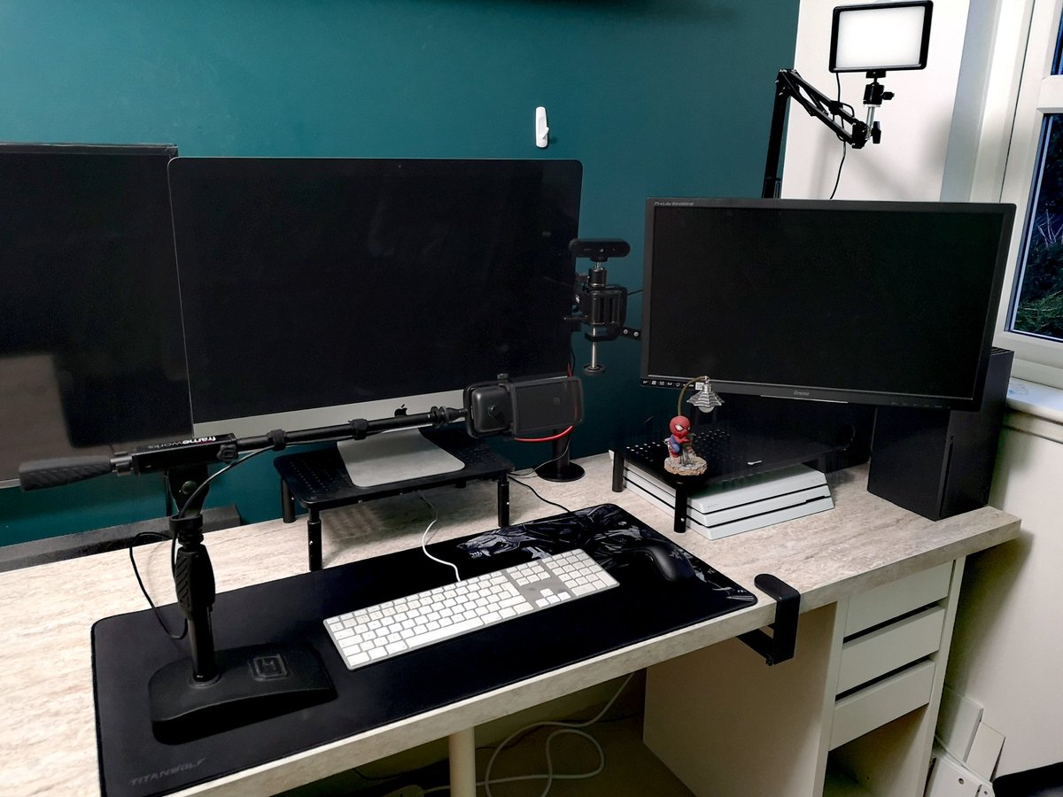 ItsMeRossP's tweet photo. What do you mean I can't have a kitchen worktop counter as a desk? Length matters people! 😜🙈 #GamingDen #StudioUpgrades #HomeOffice #GamingSetups https://t.co/yu1RacDc23