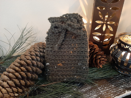 welshstudio's tweet photo. Little charm bag at https://t.co/zsnq5Jq9bg
#Charm #spells #stones #pocket #pouch #bag #giftideas https://t.co/ktwZXsNyQE