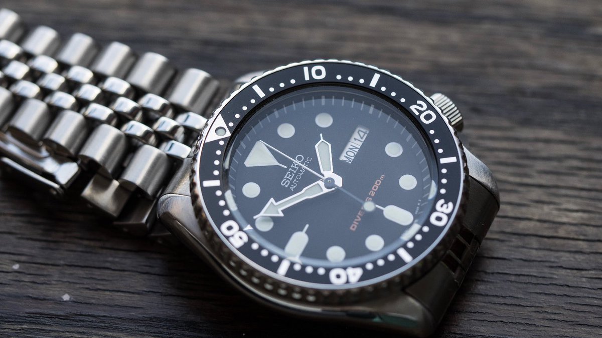 SeikoProspex's tweet image. #IconicDivers Series: The long running #Seiko #SKX007 Diver’s watch was introduced in 1996 in this form, although it was preceded by the similar 7002 series and others. This model was produced until 2019, though new examples are still available. #DiveWatches #Watches