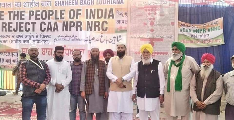 GogriBeena's tweet image. अगर #किसान_आंदोलन नही होता तो भारतीय किसान यूनियन- एकता उग्रह का सच्चा चेहरा शायद बहुत देर से देश के सामने आता। 
देश के किसानों को भला #CAA_NRC_Protests से क्या लेना-देना था? 
ये रिश्ता क्या कहलाता है? 
#kisanandolan