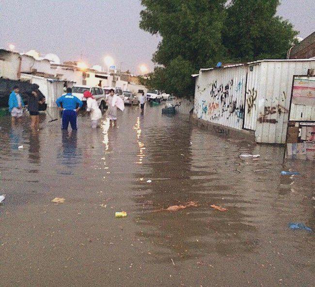 shararnaif's tweet photo. #الكويت قادرة على أن تكون ذات بنية تحتية قوية ، ولكن الحكومات المتعاقبة عجزت عن أداء مهامها .
مناطق #الدائرة_الرابعة مثل جليب الشيوخ وتيماء والصليبية وشوارع صباح الناصر تعاني خصوصا مع موسم الأمطار. https://t.co/raFRrnU0HS
