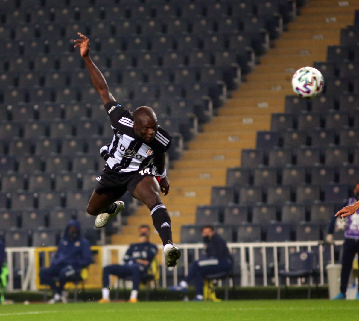 İlk yarıda V i n c e n t  A b o u b a k a r. 🖤