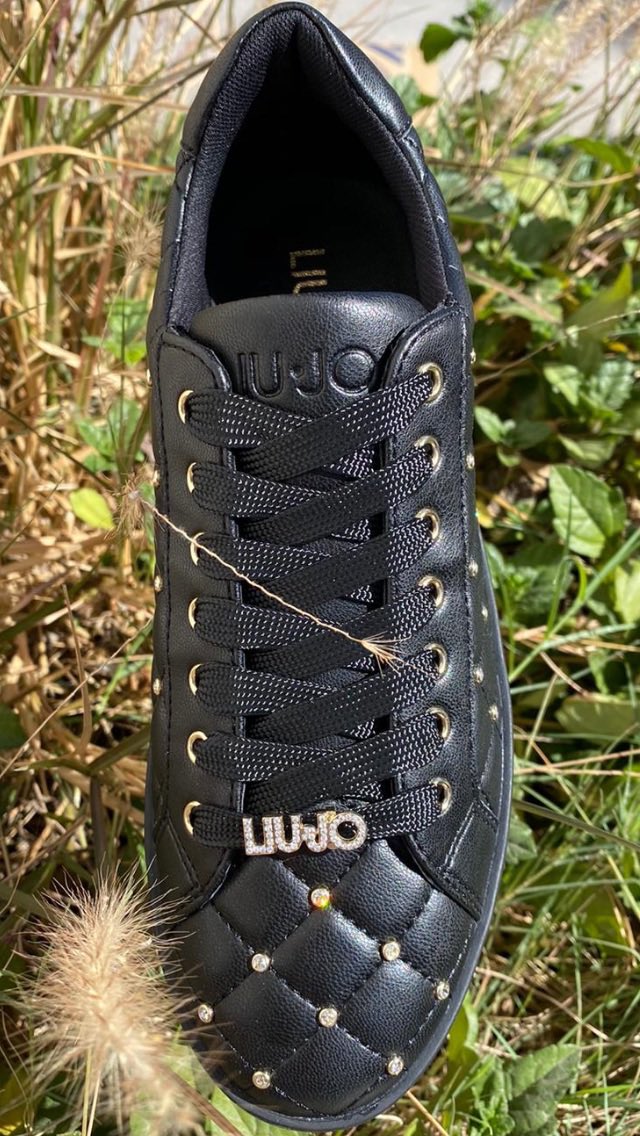 ffanara's tweet photo. #liujo spedizione gratuita pagamento alla consegna https://t.co/bf0qbVGVHv https://t.co/MP4JDEk4uw