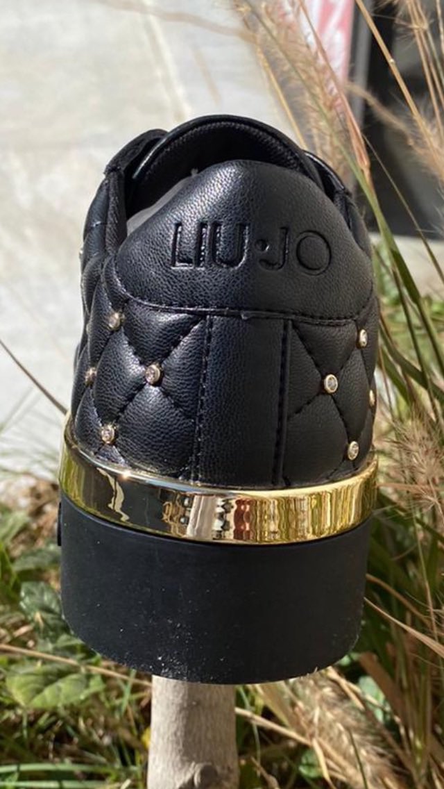 ffanara's tweet photo. #liujo spedizione gratuita pagamento alla consegna https://t.co/bf0qbVGVHv https://t.co/MP4JDEk4uw