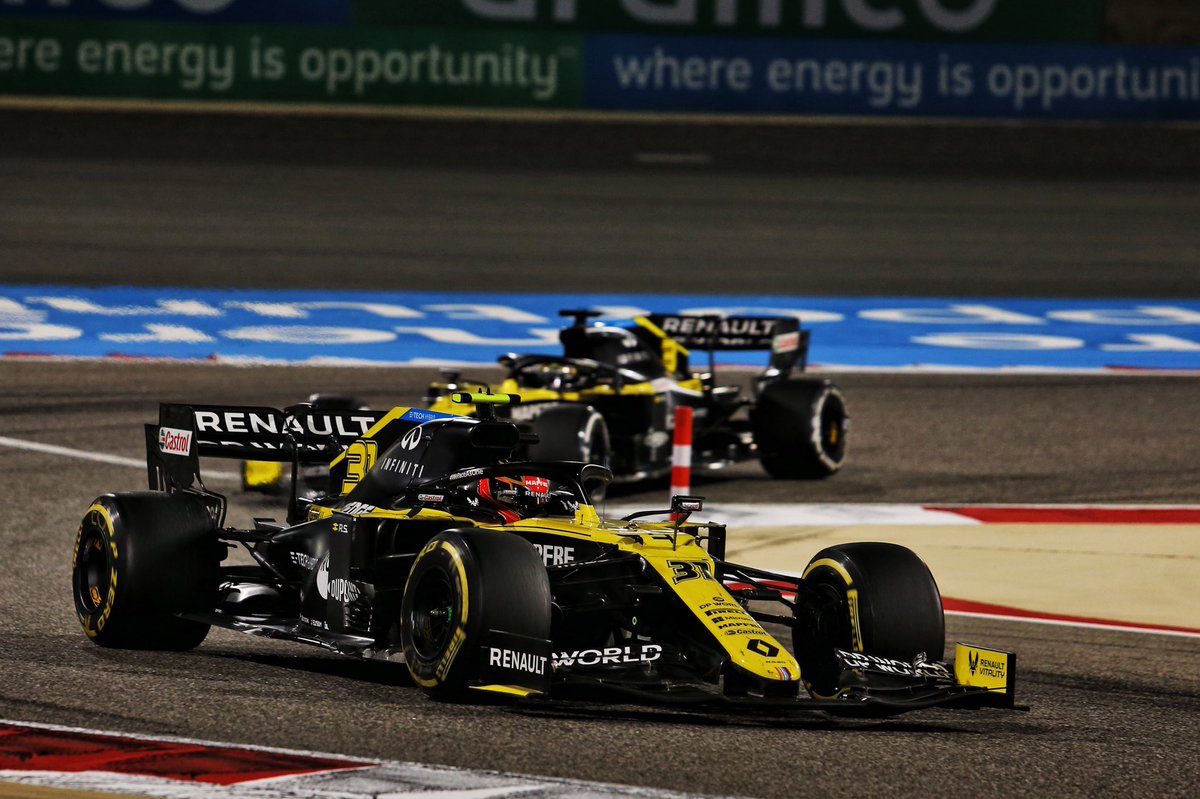 Lap 49 // Daniel P8, Esteban P10 - were down to the last few laps!
#RSspirit #BahrainGP https://t.co/clUCfXiaLG